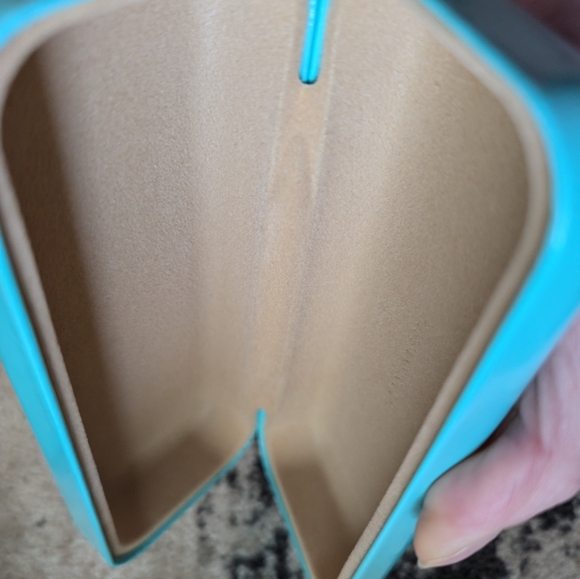 NWOT Tiffany & Co. Hard shell Glasses Case, Gift Box, Cleaning Cloth, BLANK COA - Picture 6 of 16